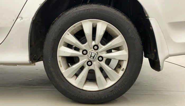 2013 Honda City 1.5L I-VTEC V MT SUNROOF, Petrol, Manual, 1,24,116 km, Left Rear Wheel