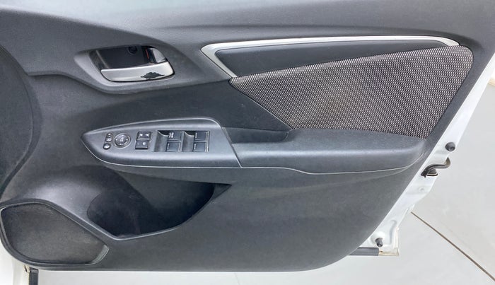 2017 Honda WR-V 1.5L I-DTEC VX MT, Diesel, Manual, 94,306 km, Driver Side Door Panels Control