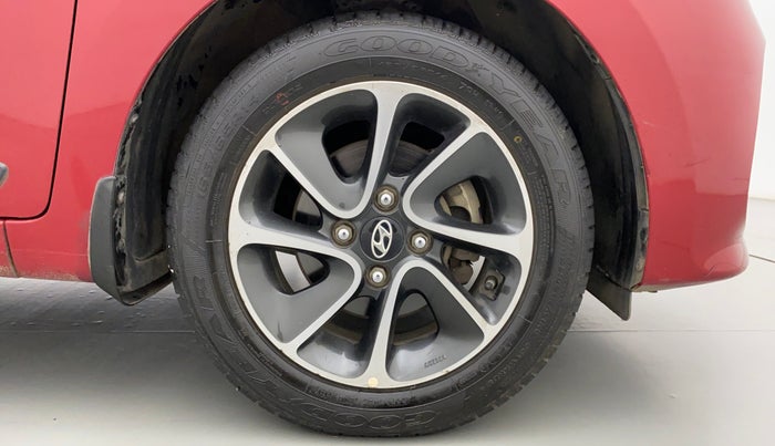2017 Hyundai Grand i10 SPORTZ (O) 1.2 AT VTVT, Petrol, Automatic, 29,962 km, Right Front Wheel