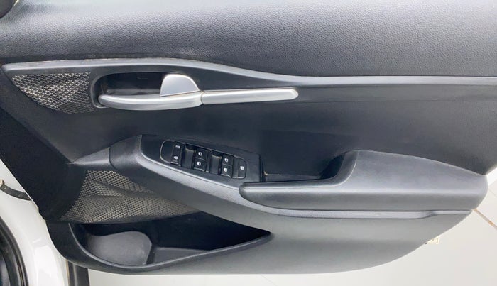2022 KIA SELTOS HTE 1.5 DIESEL, Diesel, Manual, 37,961 km, Driver Side Door Panels Control