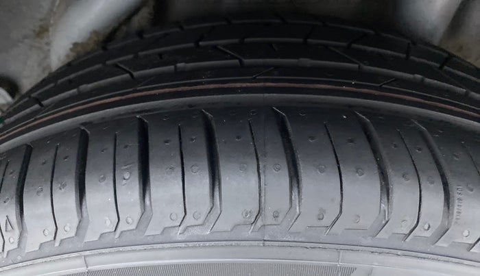 2017 Hyundai Verna 1.6 VTVT SX, Petrol, Manual, 61,844 km, Left Rear Tyre Tread