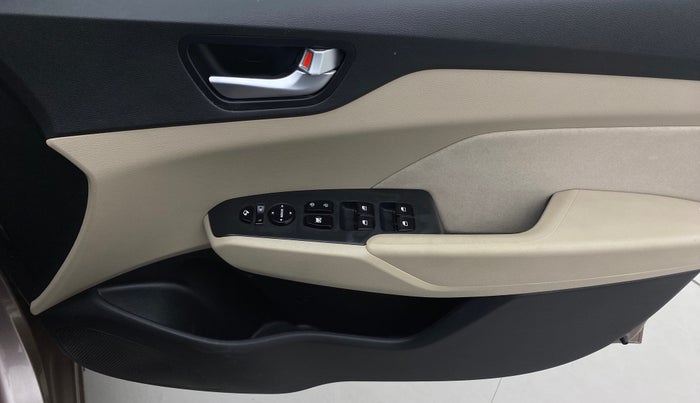 2017 Hyundai Verna 1.6 VTVT SX, Petrol, Manual, 61,844 km, Driver Side Door Panels Control