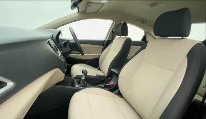 2017 Hyundai Verna 1.6 VTVT SX, Petrol, Manual, 61,844 km, Right Side Front Door Cabin