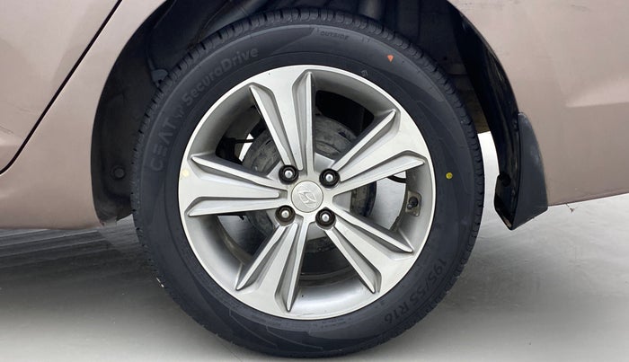 2017 Hyundai Verna 1.6 VTVT SX, Petrol, Manual, 61,844 km, Left Rear Wheel