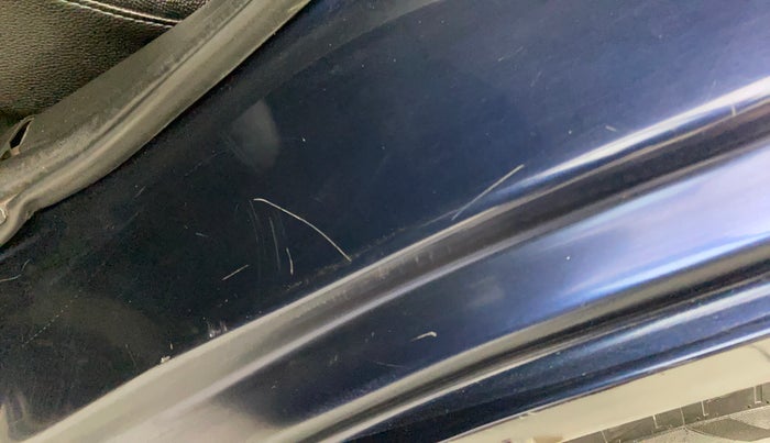 2018 Maruti Swift ZXI AMT, Petrol, Automatic, 1,06,179 km, Left C pillar - Minor scratches