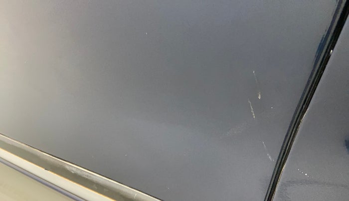 2018 Maruti Swift ZXI AMT, Petrol, Automatic, 1,06,179 km, Front passenger door - Minor scratches