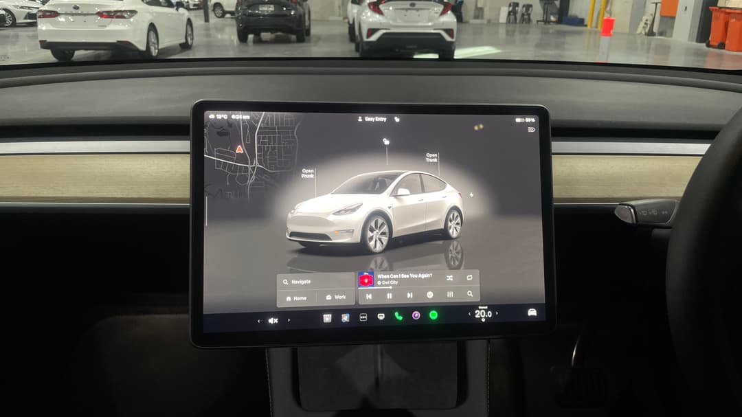 2023 Tesla Model Y Long Range, Automatic, 53446 km, Infotainment System