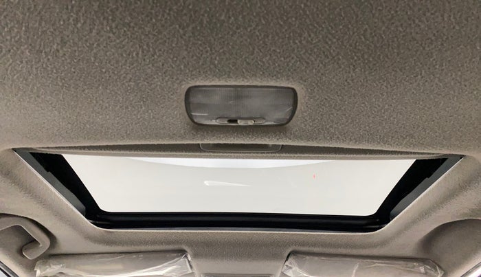 2018 Honda WR-V 1.5L I-DTEC VX MT, Diesel, Manual, 48,595 km, Moonroof/ Sunroof