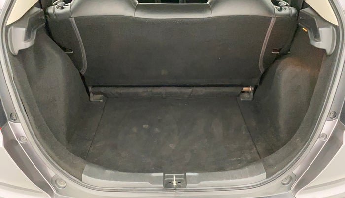 2018 Honda WR-V 1.5L I-DTEC VX MT, Diesel, Manual, 48,595 km, Dicky (Boot door) - Parcel tray missing