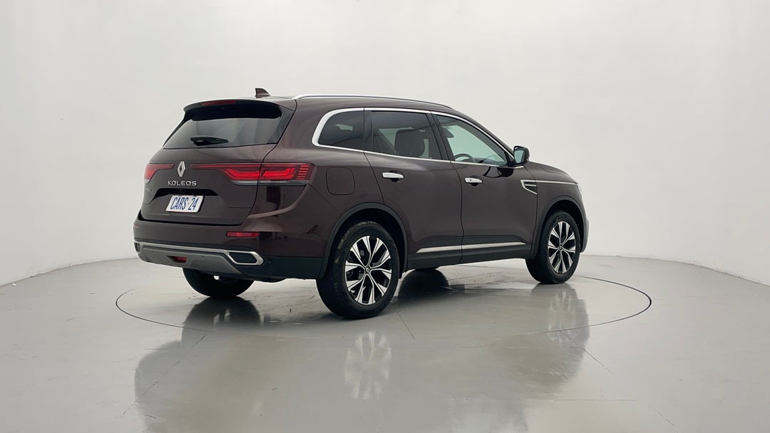 Right Back Diagonal (45- Degree) View