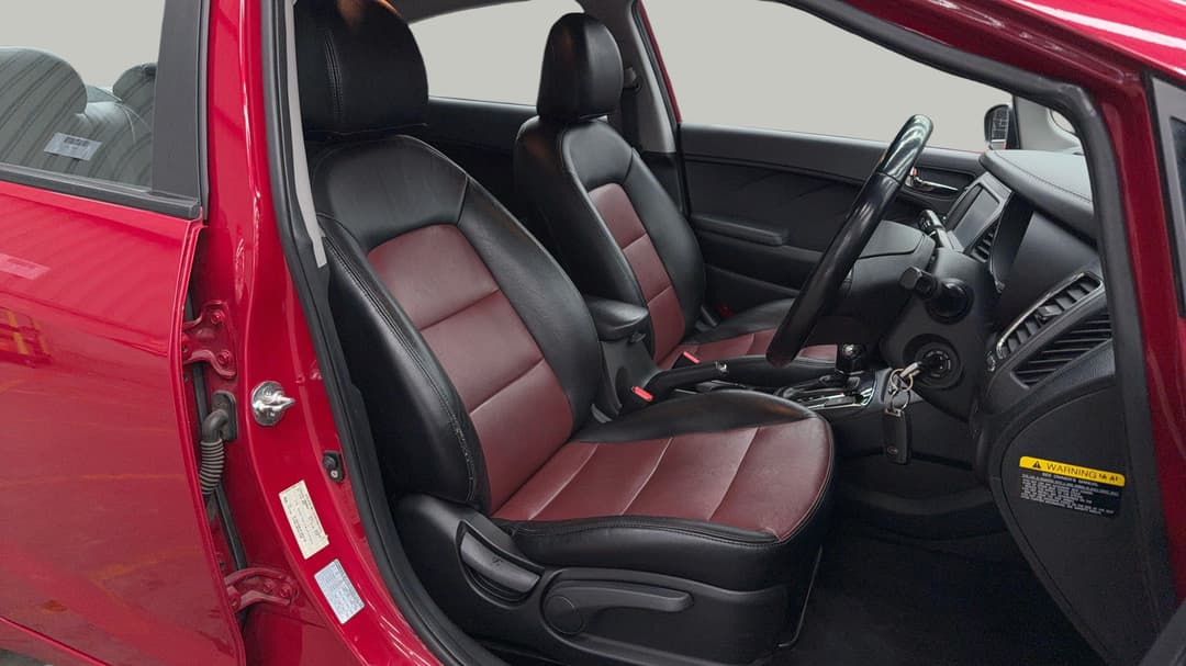 2018 Kia Cerato Sport, Automatic, 114489 km, Right Side Front Door Cabin View