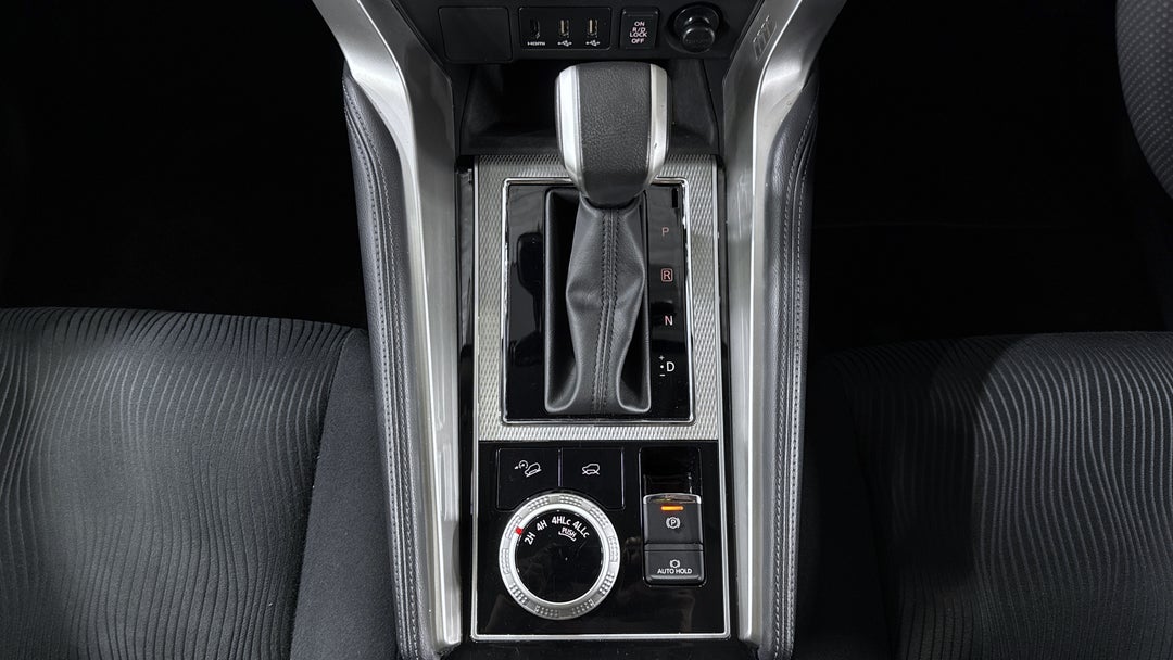 2024 Mitsubishi Pajero Sport Gls (4WD) 7 Seat, Automatic, 38484 km, Gear Lever 