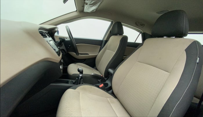 2016 Hyundai Elite i20 ASTA 1.2 (O), Petrol, Manual, 84,429 km, Right Side Front Door Cabin