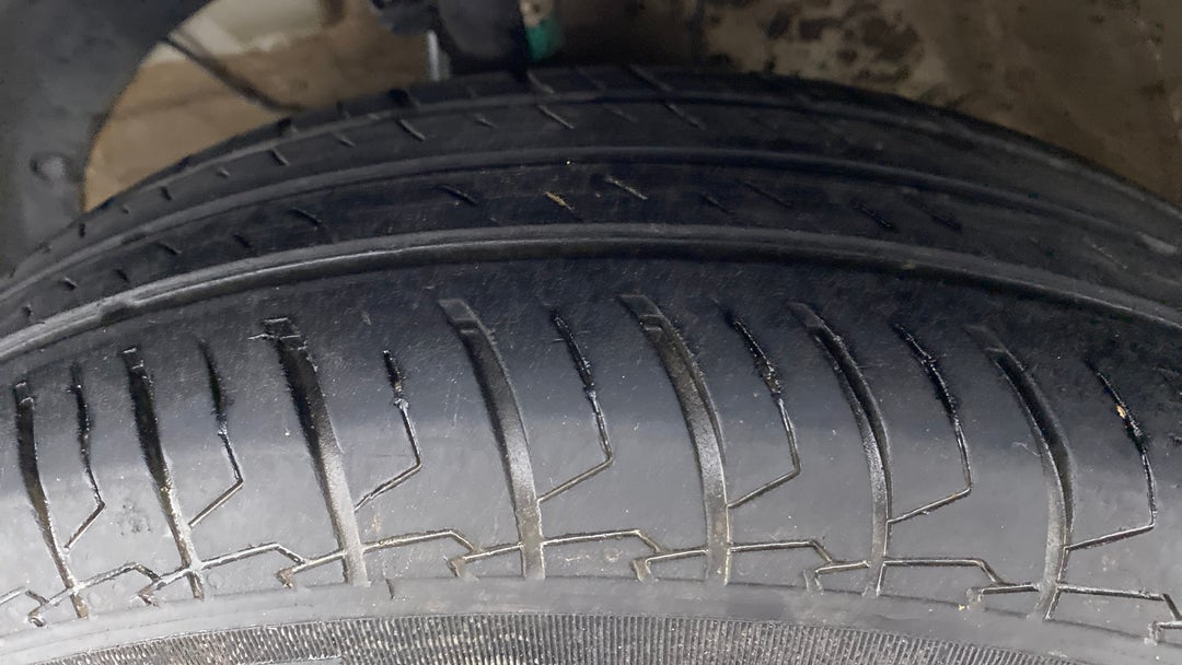 Left Front Tyre Tread