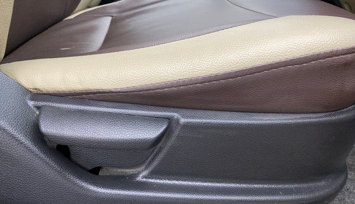 2014 Hyundai Eon MAGNA PLUS, Petrol, Manual, 34,896 km, Driver Side Adjustment Panel