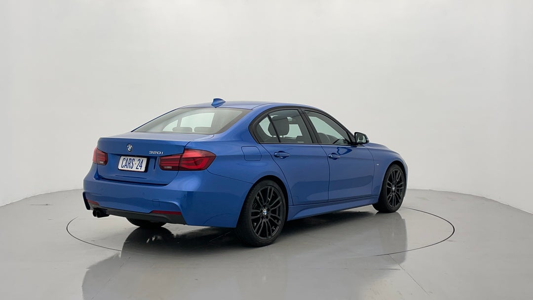 Right Back Diagonal (45- Degree) View