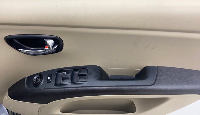 2013 Hyundai i10 SPORTZ 1.2, Petrol, Manual, 78,952 km, Driver Side Door Panels Control