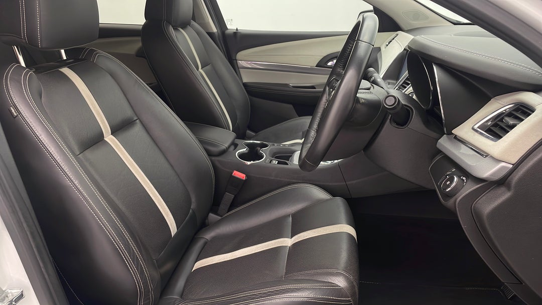 2015 Holden Calais Calais, Automatic, 110712 km, Right Side Front Door Cabin View