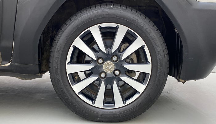 2015 Toyota Etios CROSS G, Petrol, Manual, 30,243 km, Right Front Wheel