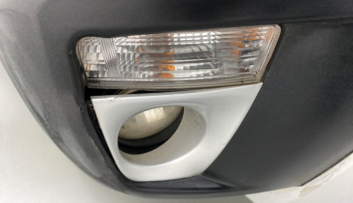 2015 Toyota Etios CROSS G, Petrol, Manual, 30,243 km, Right fog light - Not fixed properly