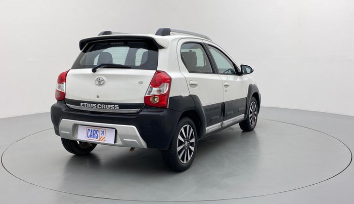 2015 Toyota Etios CROSS G, Petrol, Manual, 30,243 km, Right Back Diagonal