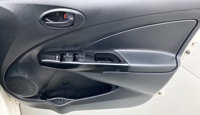 2015 Toyota Etios CROSS G, Petrol, Manual, 30,243 km, Driver Side Door Panels Control