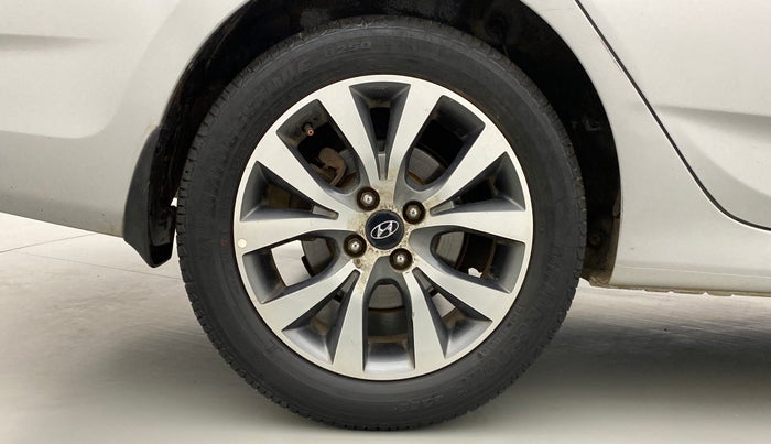 2014 Hyundai Verna FLUIDIC 1.6 SX CRDI OPT, Diesel, Manual, 62,347 km, Right Rear Wheel