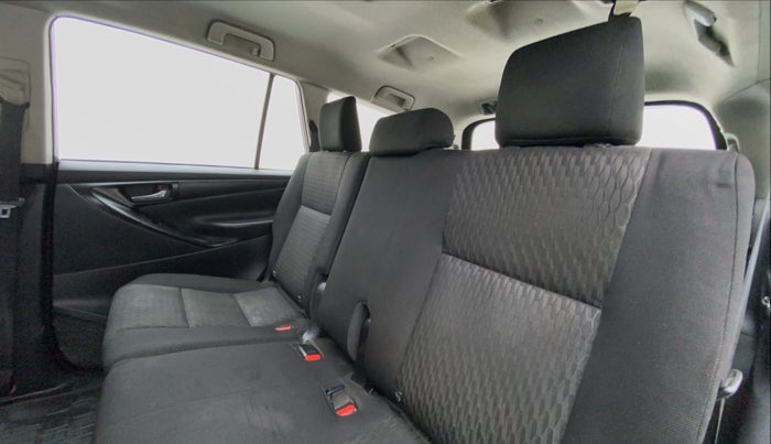 2016 Toyota Innova Crysta 2.8 GX AT 8 STR, Diesel, Automatic, 2,15,116 km, Right Side Rear Door Cabin