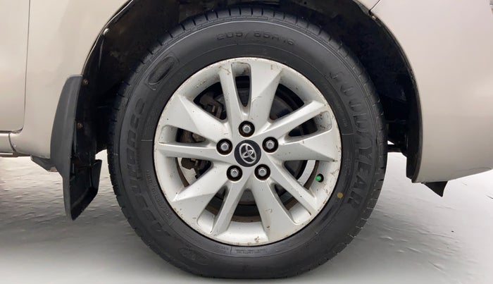 2016 Toyota Innova Crysta 2.8 GX AT 8 STR, Diesel, Automatic, 2,15,116 km, Right Front Wheel