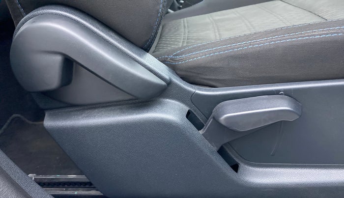2018 Ford Ecosport 1.5 TITANIUM SIGNATURE TI VCT (SUNROOF), Petrol, Manual, 19,415 km, Driver Side Adjustment Panel