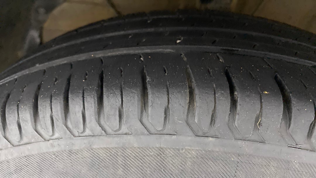Left Rear Tyre Tread