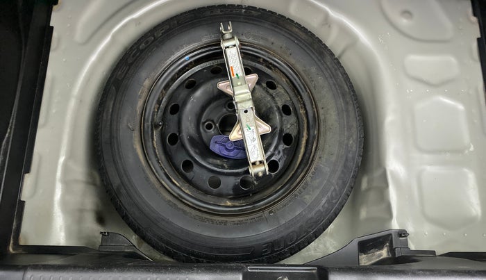 2019 Maruti Swift VXI, Petrol, Manual, 25,676 km, Spare Tyre