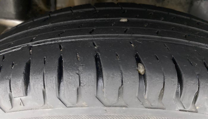 2019 Maruti Swift VXI, Petrol, Manual, 25,676 km, Right Rear Tyre Tread