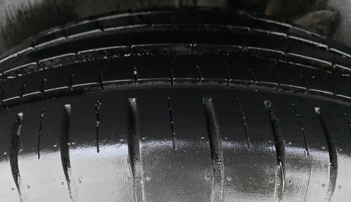 2019 Maruti Swift ZXI, Petrol, Manual, 18,682 km, Left Rear Tyre Tread