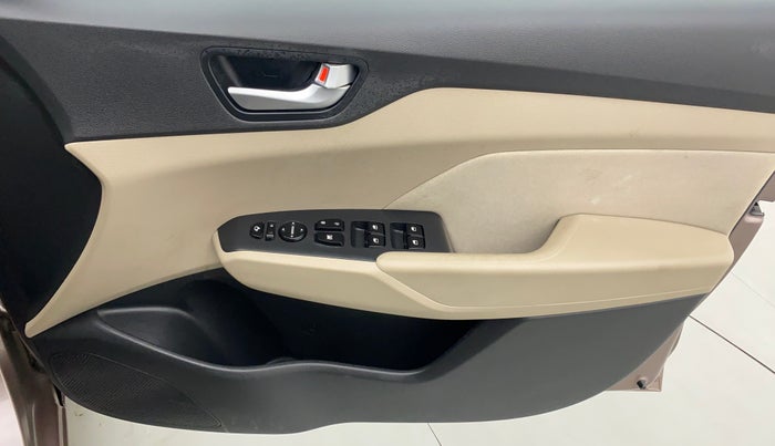 2018 Hyundai Verna 1.6 SX VTVT, Petrol, Manual, 25,995 km, Driver Side Door Panels Control