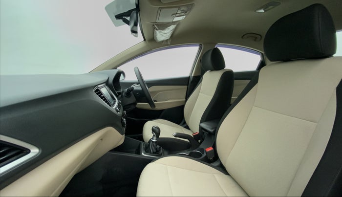 2018 Hyundai Verna 1.6 SX VTVT, Petrol, Manual, 25,995 km, Right Side Front Door Cabin