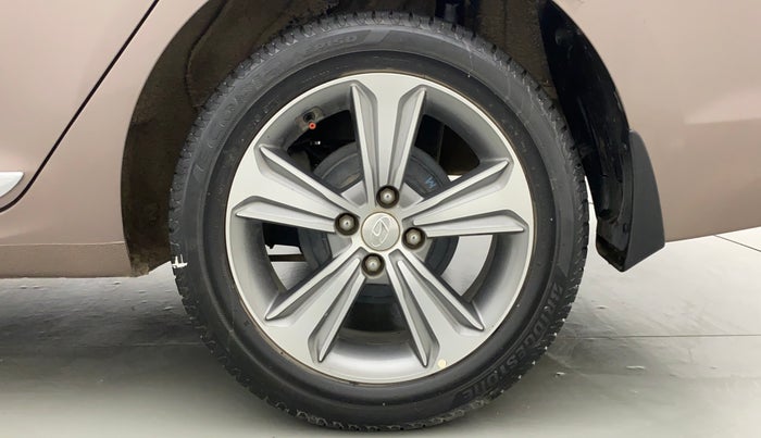 2018 Hyundai Verna 1.6 SX VTVT, Petrol, Manual, 25,995 km, Left Rear Wheel