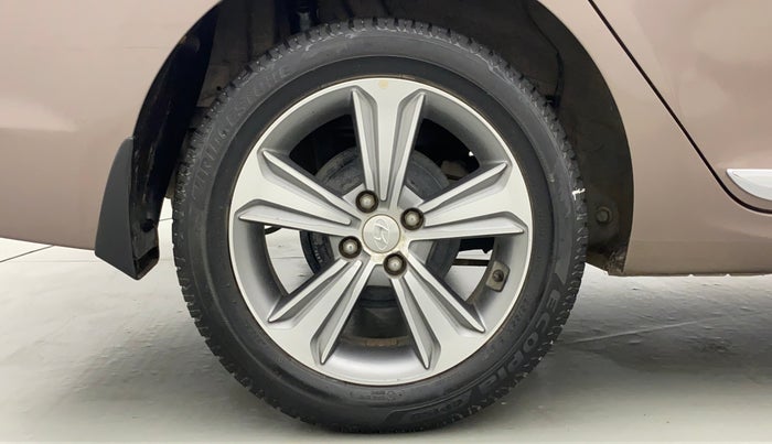 2018 Hyundai Verna 1.6 SX VTVT, Petrol, Manual, 25,995 km, Right Rear Wheel