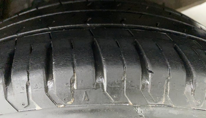2018 Hyundai Verna 1.6 SX VTVT, Petrol, Manual, 25,995 km, Left Rear Tyre Tread