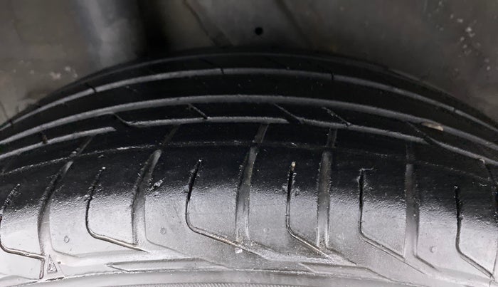 2019 Hyundai VENUE 1.4 CRDI MT SX, Diesel, Manual, 97,611 km, Right Rear Tyre Tread