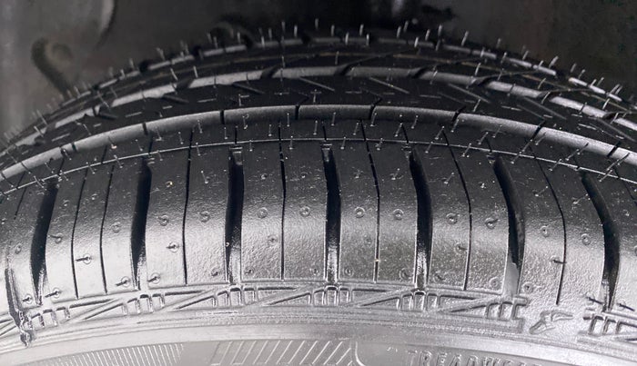 2015 Hyundai Grand i10 MAGNA 1.2 VTVT, Petrol, Manual, 62,335 km, Left Front Tyre Tread