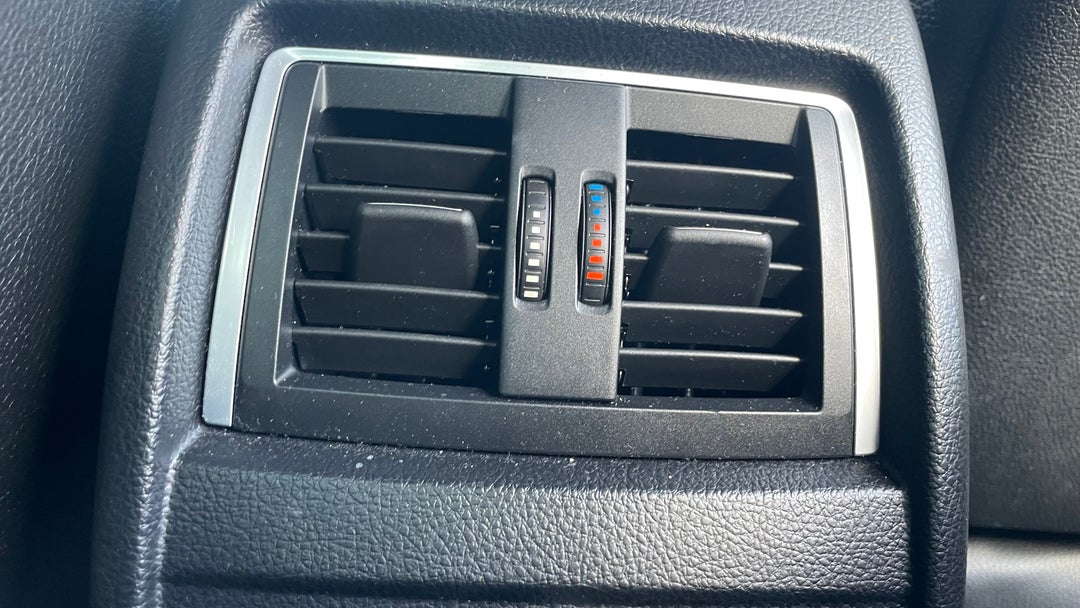 2018 BMW 3 30i M Sport, Automatic, 101851 km, Rear A/C Vent