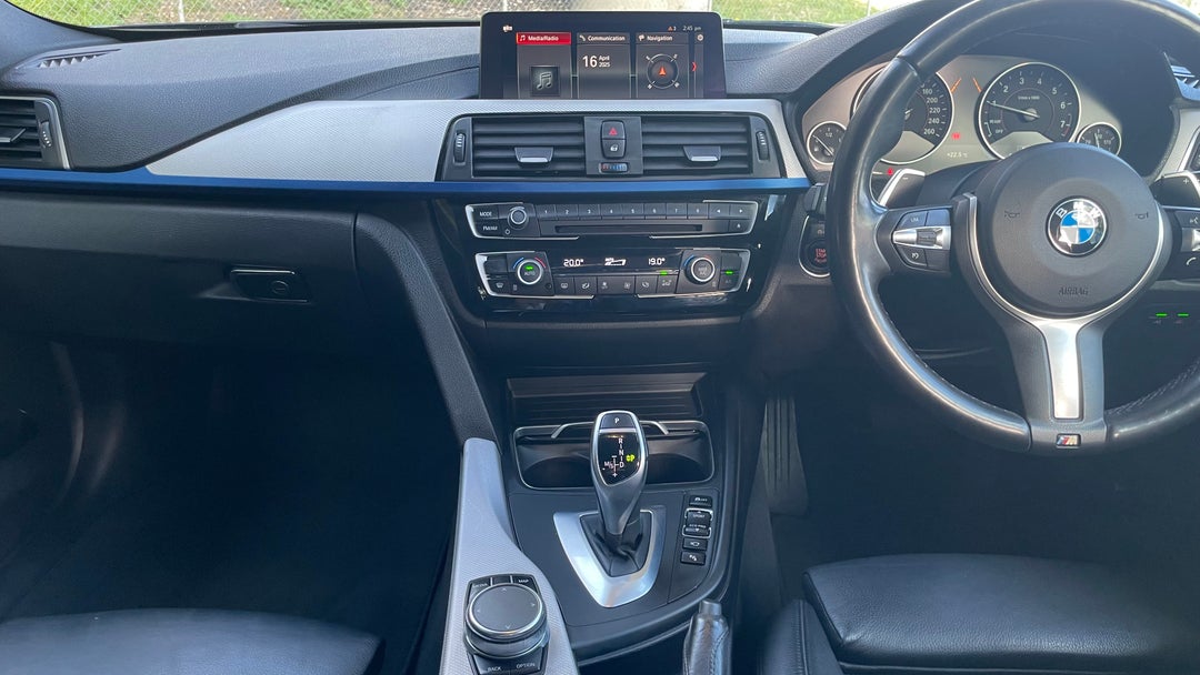 2018 BMW 3 30i M Sport, Automatic, 101851 km, Center Console