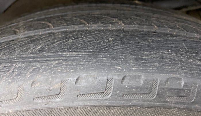 2013 Mahindra XUV500 W8 FWD, Diesel, Manual, 79,383 km, Left Rear Tyre Tread