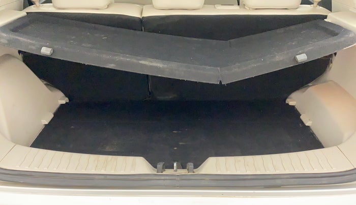 2019 Mahindra XUV300 W8 (O) 1.2 PETROL, Petrol, Manual, 75,927 km, Boot Inside