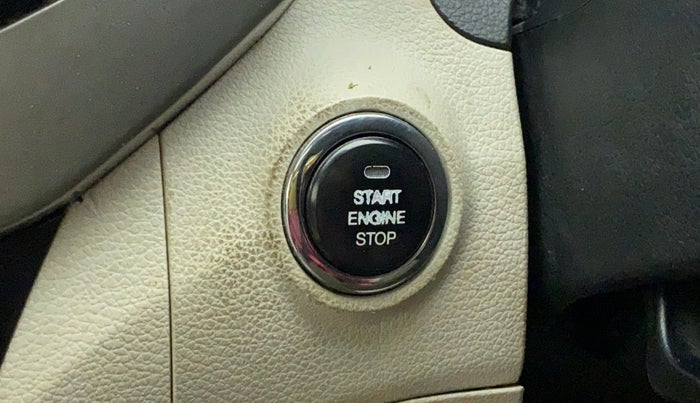 2019 Mahindra XUV300 W8 (O) 1.2 PETROL, Petrol, Manual, 75,927 km, Keyless Start/ Stop Button