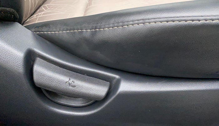 2015 Hyundai Grand i10 MAGNA 1.2 KAPPA VTVT, Petrol, Manual, 66,016 km, Driver Side Adjustment Panel