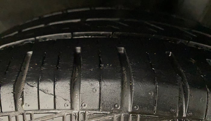 2015 Hyundai Grand i10 MAGNA 1.2 KAPPA VTVT, Petrol, Manual, 66,016 km, Left Rear Tyre Tread