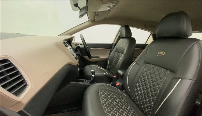 2016 Hyundai Elite i20 ASTA 1.2 (O), Petrol, Manual, 1,01,383 km, Right Side Front Door Cabin
