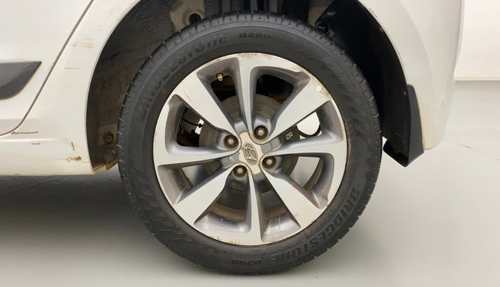2016 Hyundai Elite i20 ASTA 1.2 (O), Petrol, Manual, 1,01,383 km, Left Rear Wheel